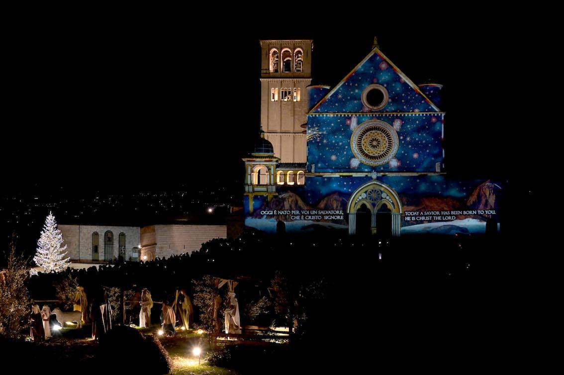 Un segno luminoso di pace alla festa per Papa Giovanni